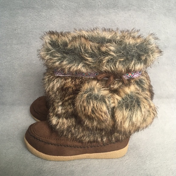 Old Navy Other - OLD NAVY Toddler Girls Furry Winter Boots